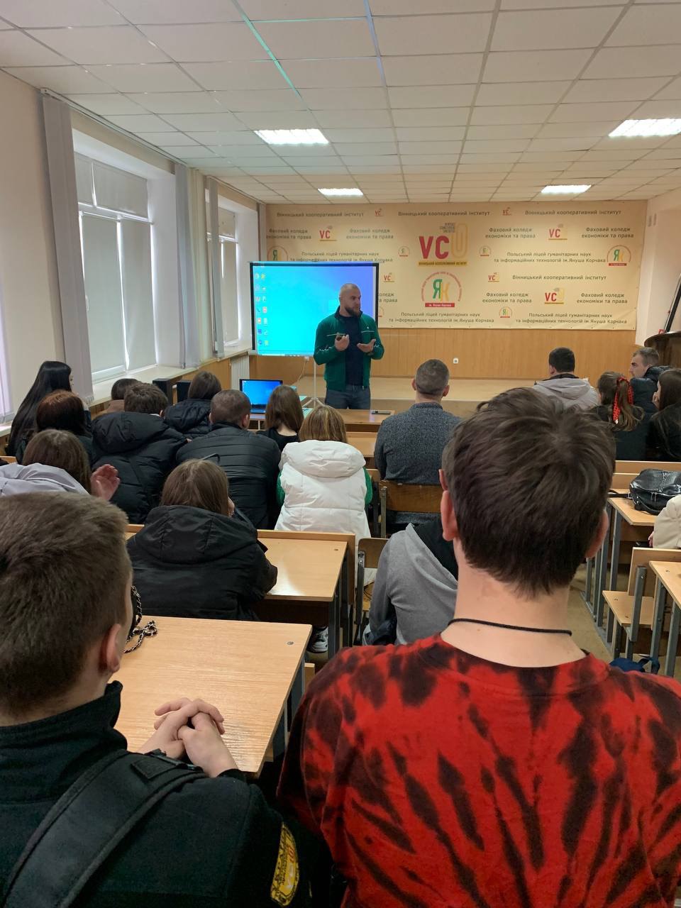 Групова робота у центрі На Грані